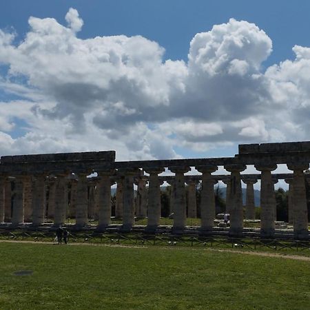 Chiaro Di Luna - Appartamento Luna Crescente Paestum Exterior foto